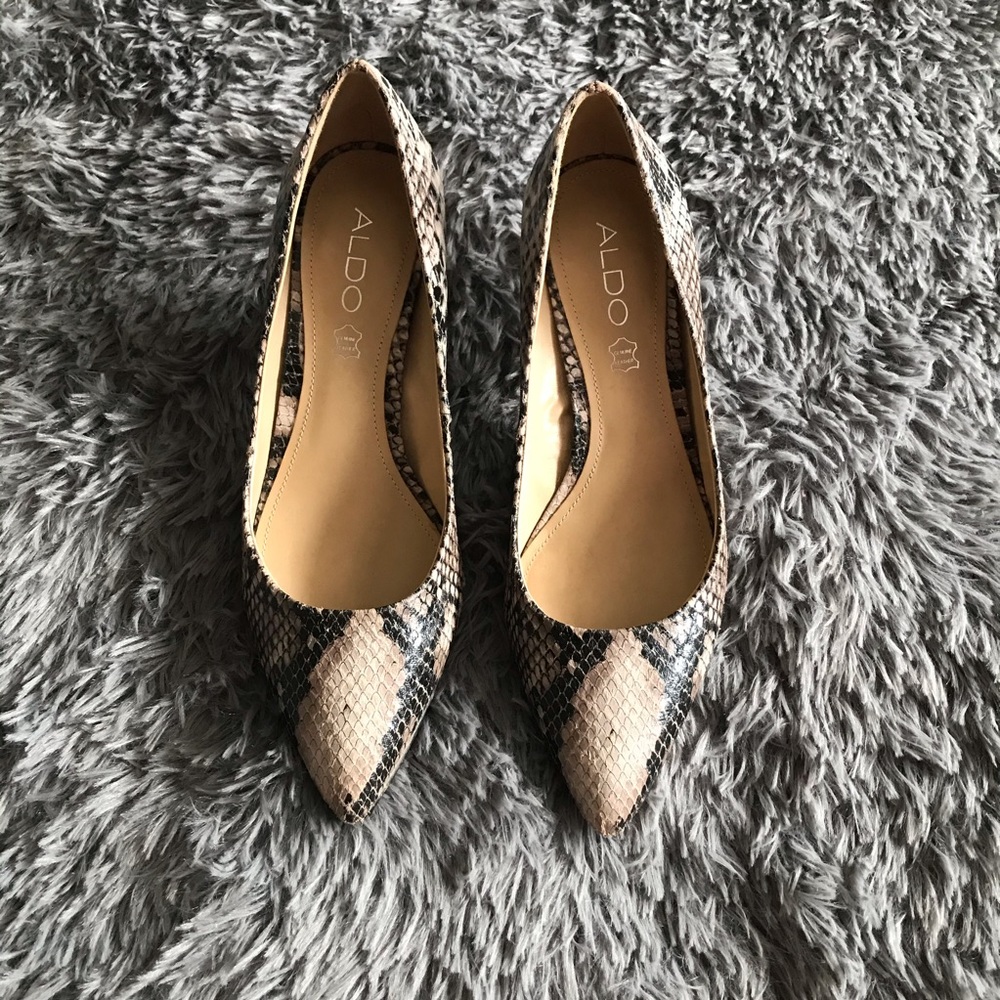 ALDO faux snakeskin kitten heel pumps size 37